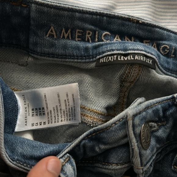 28x30 american eagle slim distressed jeans - Picture 4 of 4
